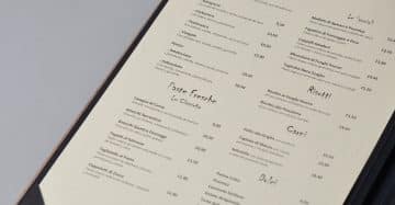 Diseño gráfico portamenu díptico madera